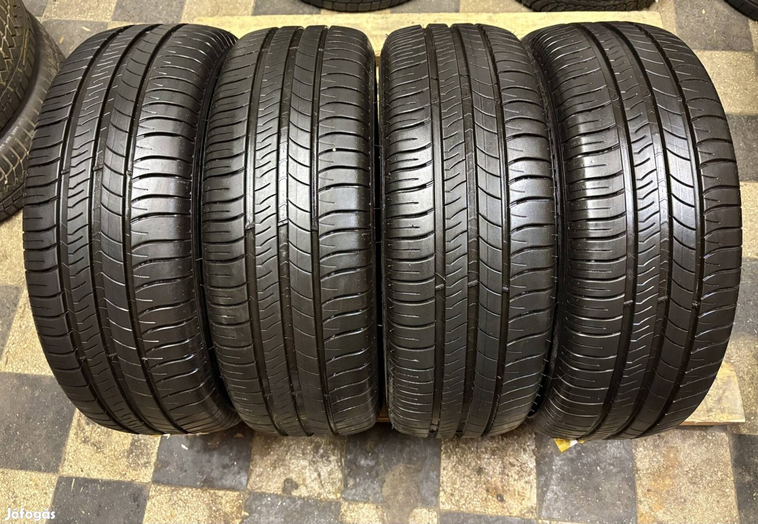 4db 205/60 R16 Michelin Energy Saver + nyári gumi