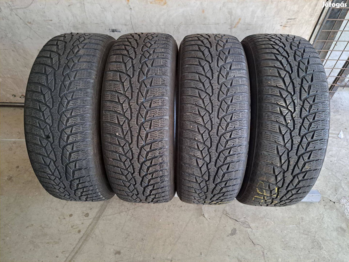 4db 205/60 R16 Nokian WR D4 Téli gumi eladó! (DOT2017) ára! 7500Ft/db
