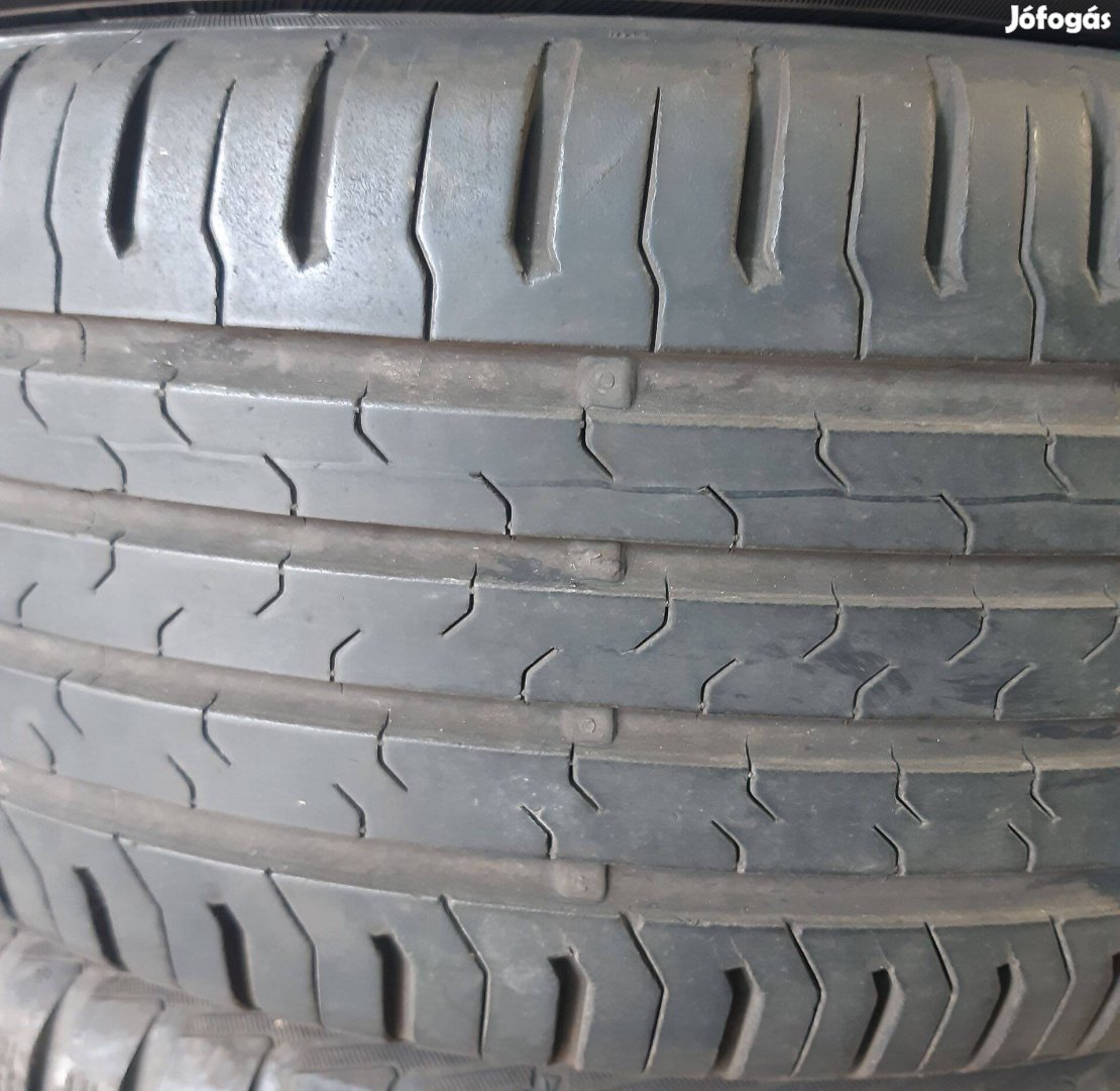4db 215/55R17 94V Continental nyárigumi