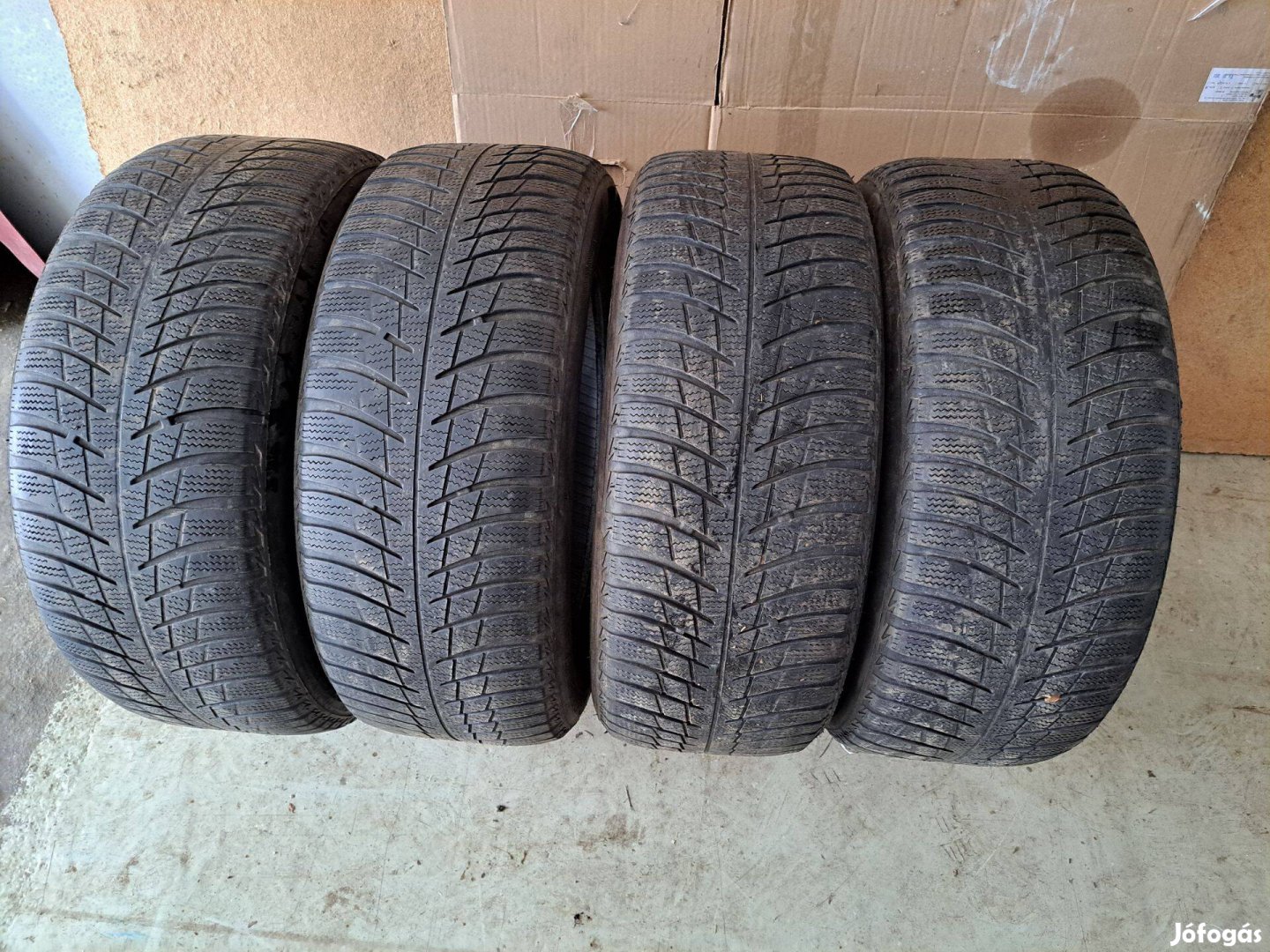 4db 215/55 R16 Bridgestone Blizzak LM 001 használt Téli gumi eladó!!!