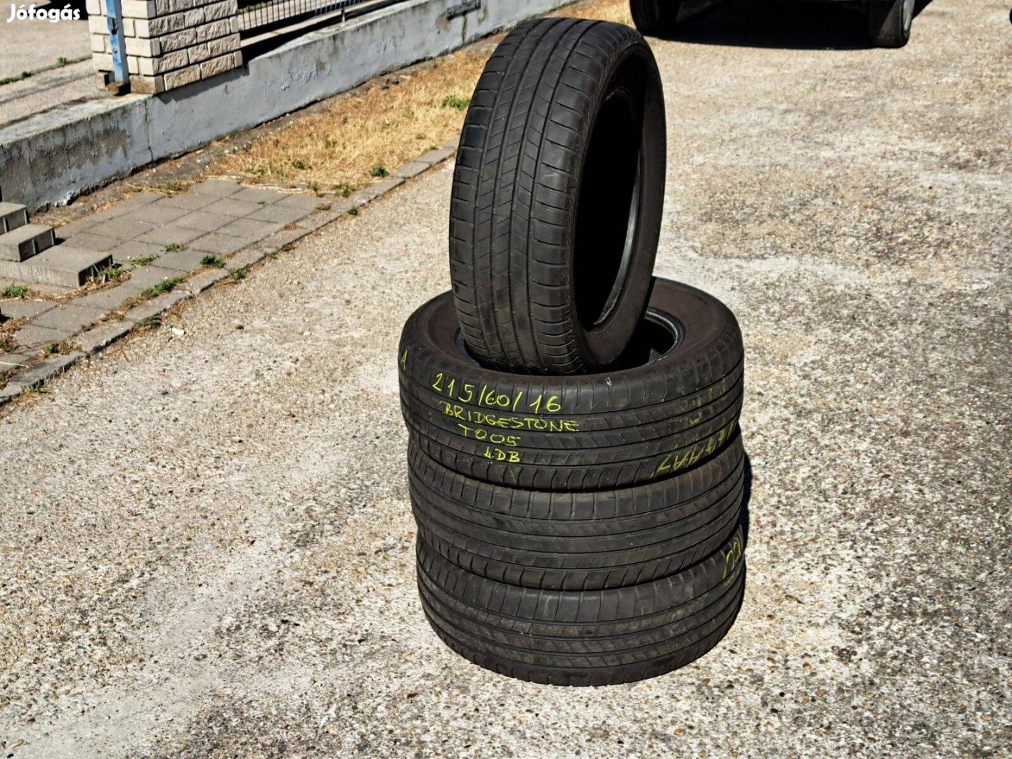 4db 215/60 R16 Bridgestone nyári gumi 215/60R16