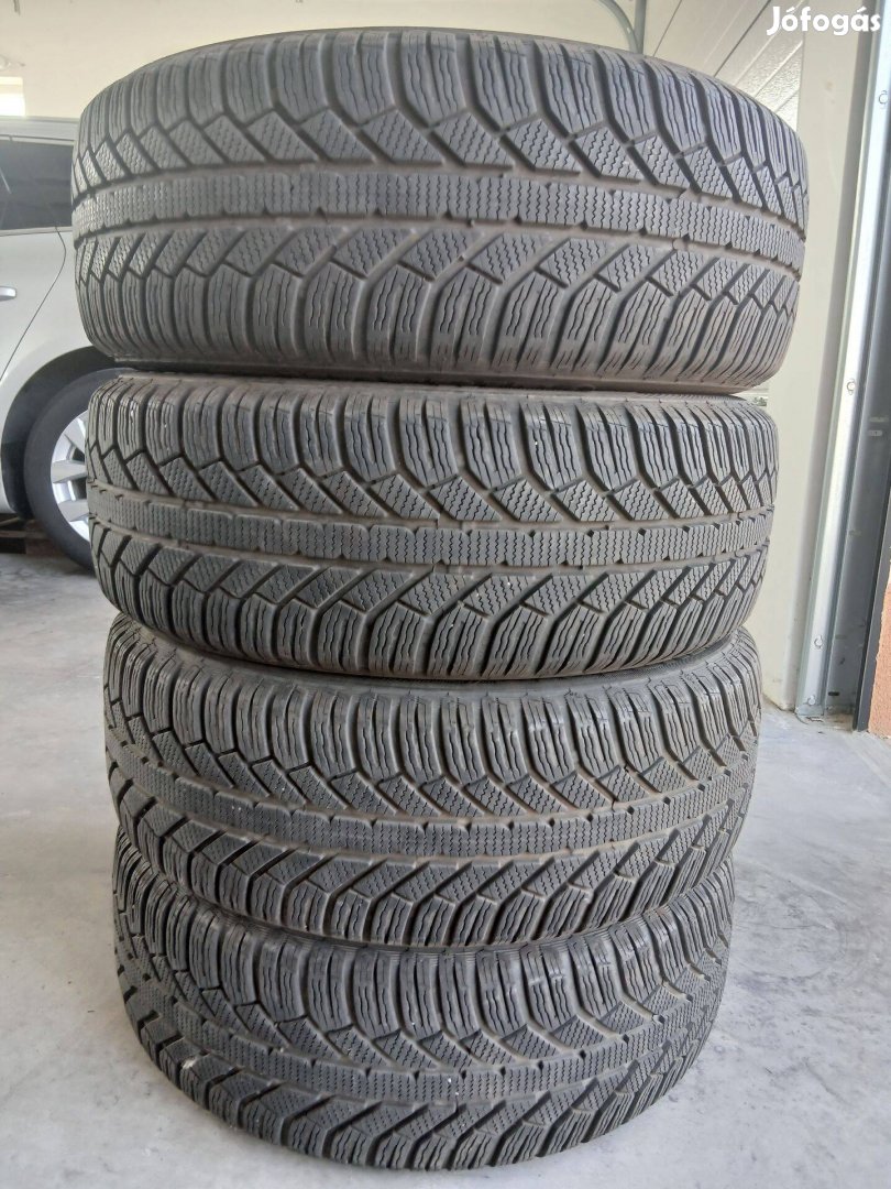 4db 215/60 R16 Semperit téli gumi 6.5 mm-es 215/60R16 16