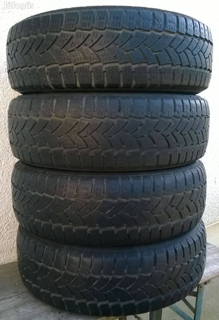 4db 215/65R16C Vredestein Comtrac kisteher téli gumi eladó