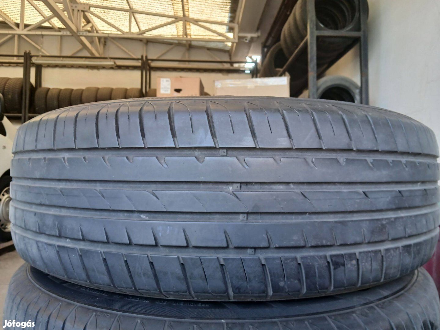 4db 215/70 R16 Hankook nyári gumi 215/70R16 16