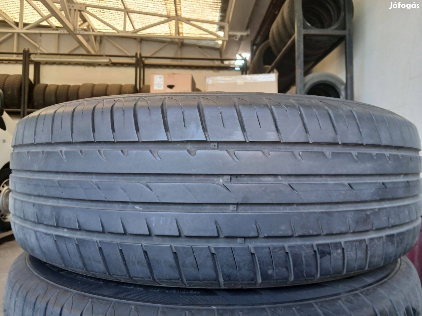 4db 215/70 R16 Hankook nyári gumi 215/70R16 16