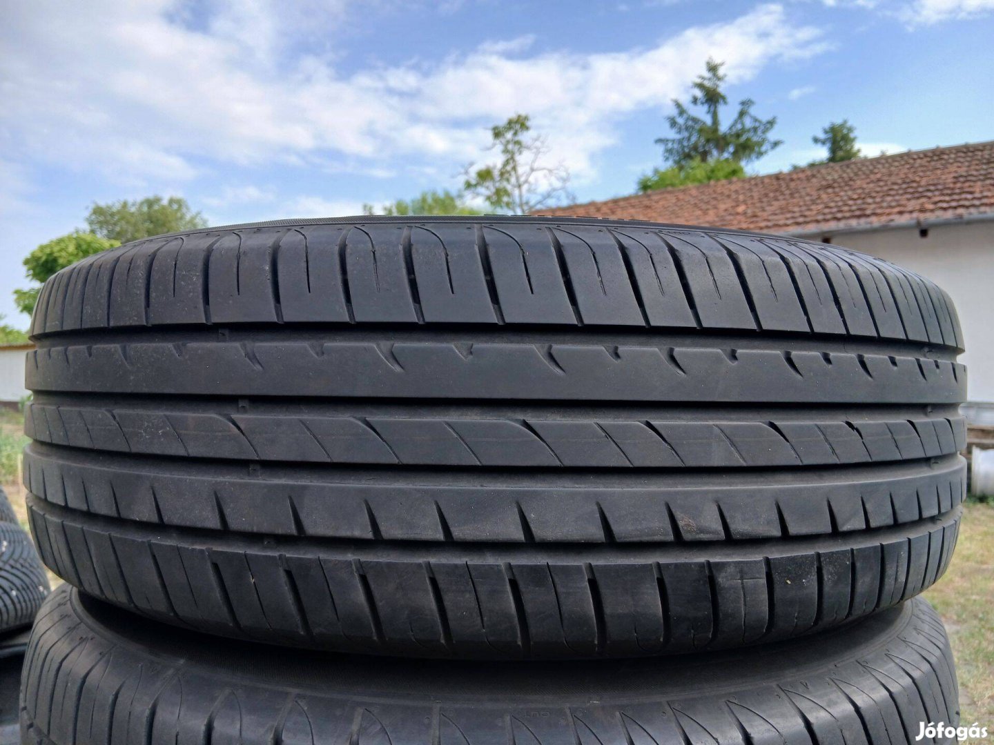 4db 215/70 R16 Hankook nyári gumi 5mm-es 215/70R16 16