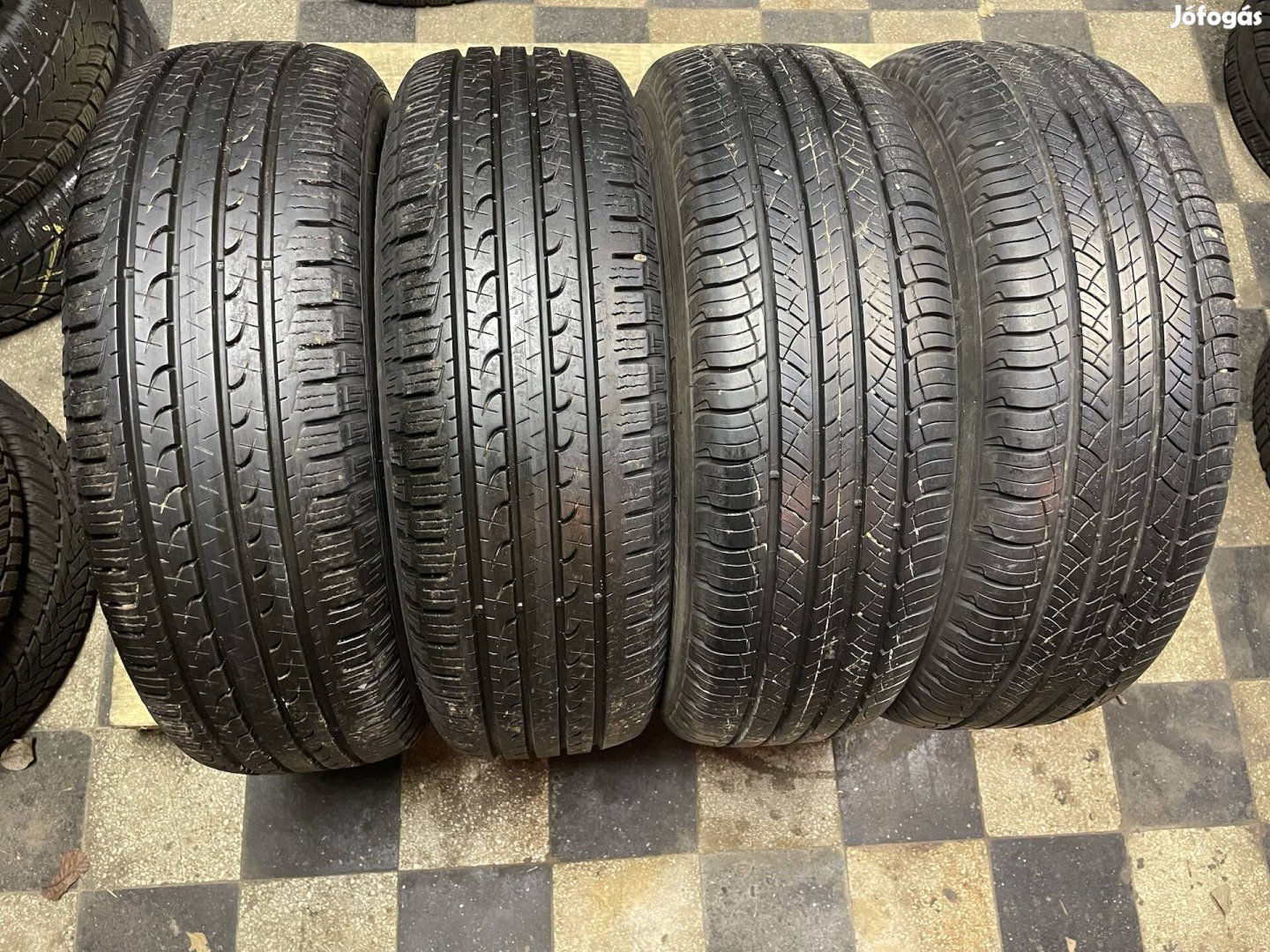 4db 215/70 R16 Michelin / Good Year nyári gumi