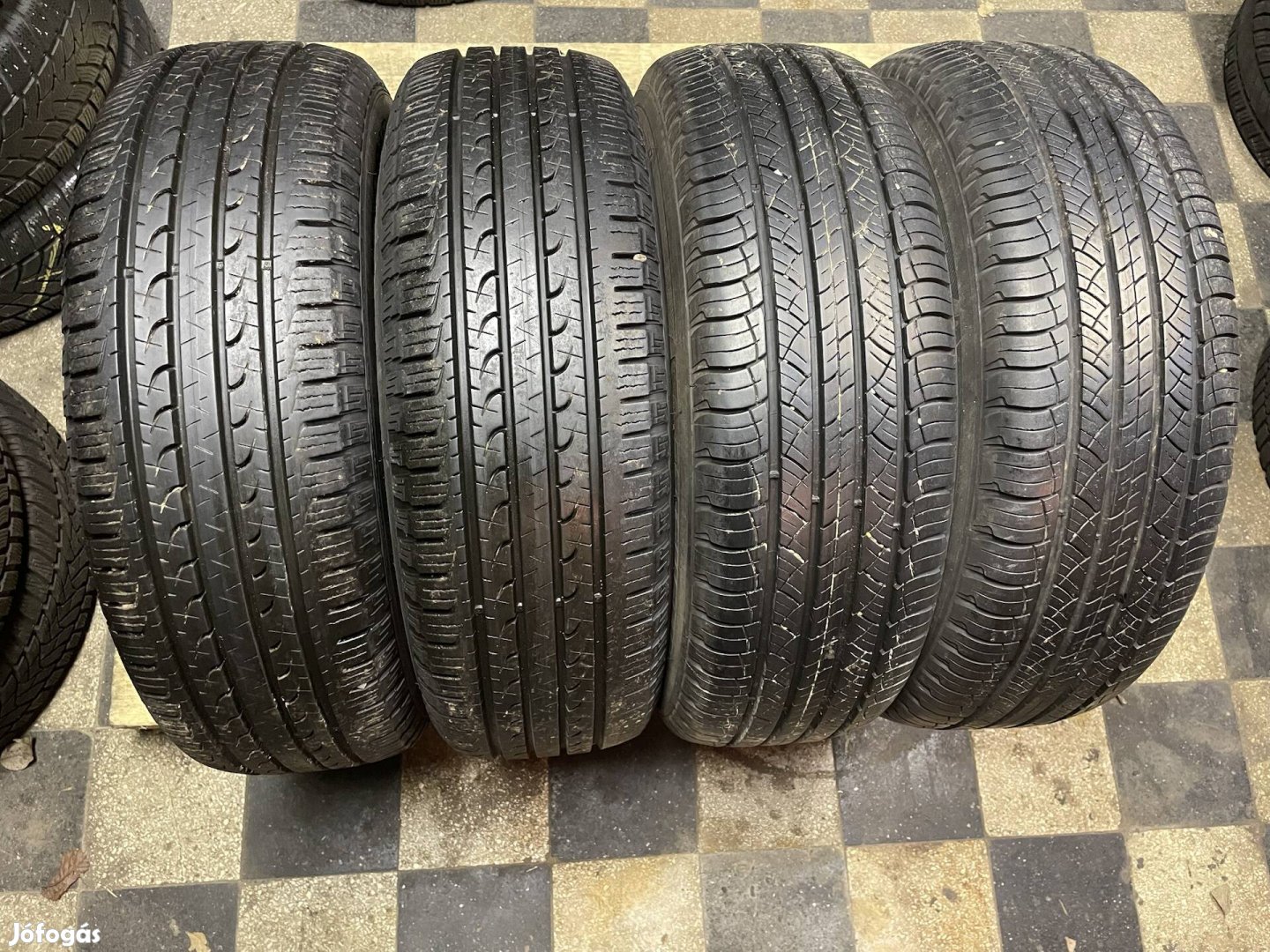 4db 215/70 R16 Michelin / Good Year nyári gumik