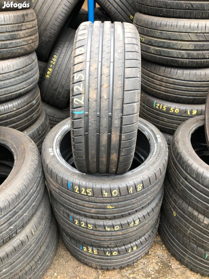 4db 225/40×18 Bridgestone nyári gumiabroncs. (3633990)
