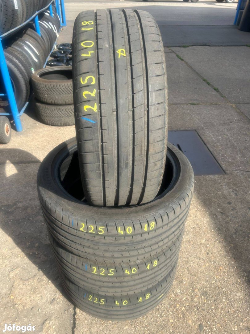 4db 225/40×18 Goodyear nyári gumiabroncs. (3674631)
