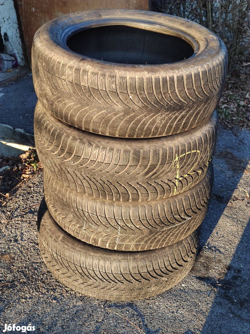 4db 225/55 R17 Michelin Alpin téligumi