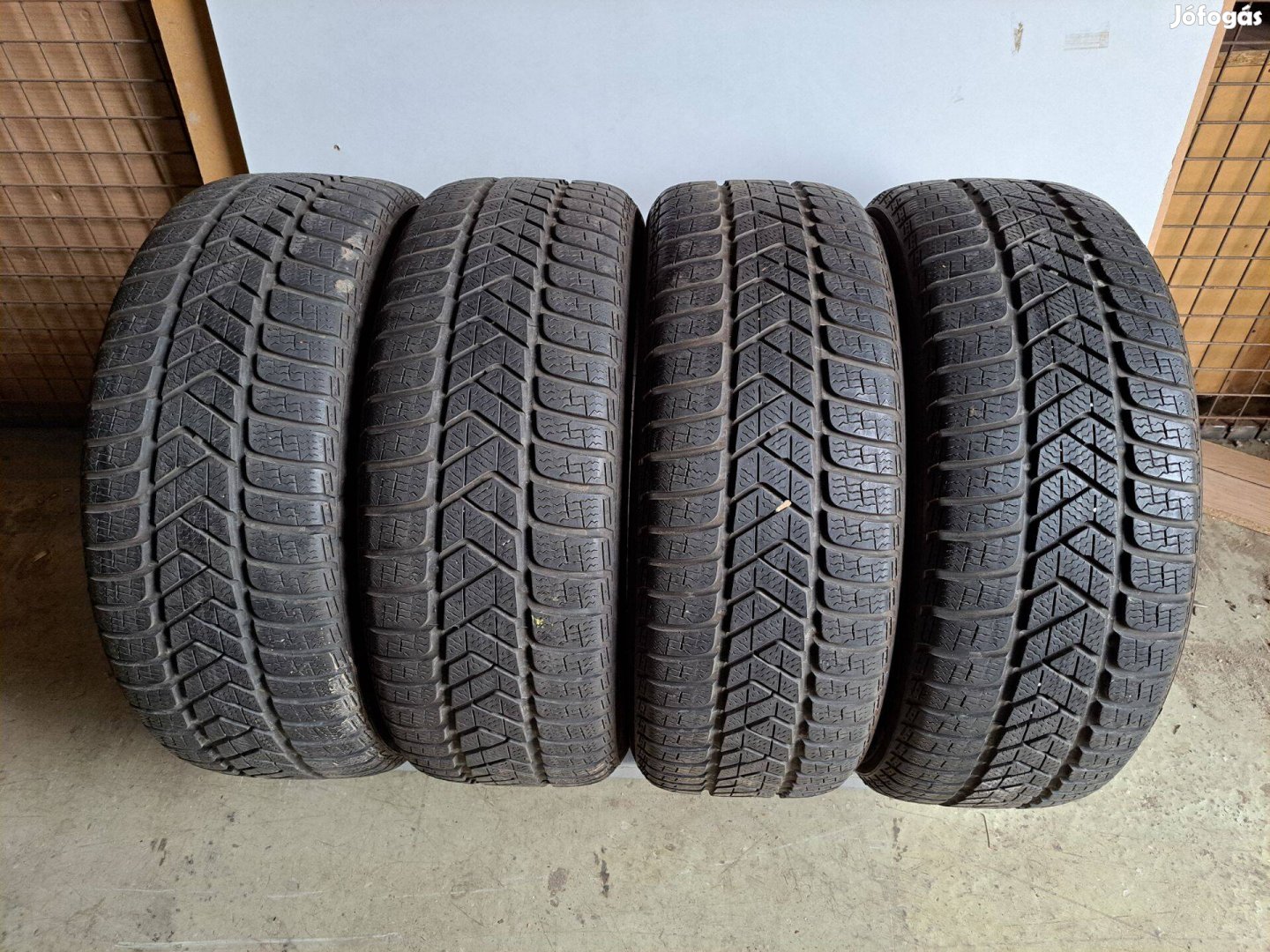 4db 225/55 R17 Pirelli Sottozero 3 Winter (Peremvédős) Újszerű téli