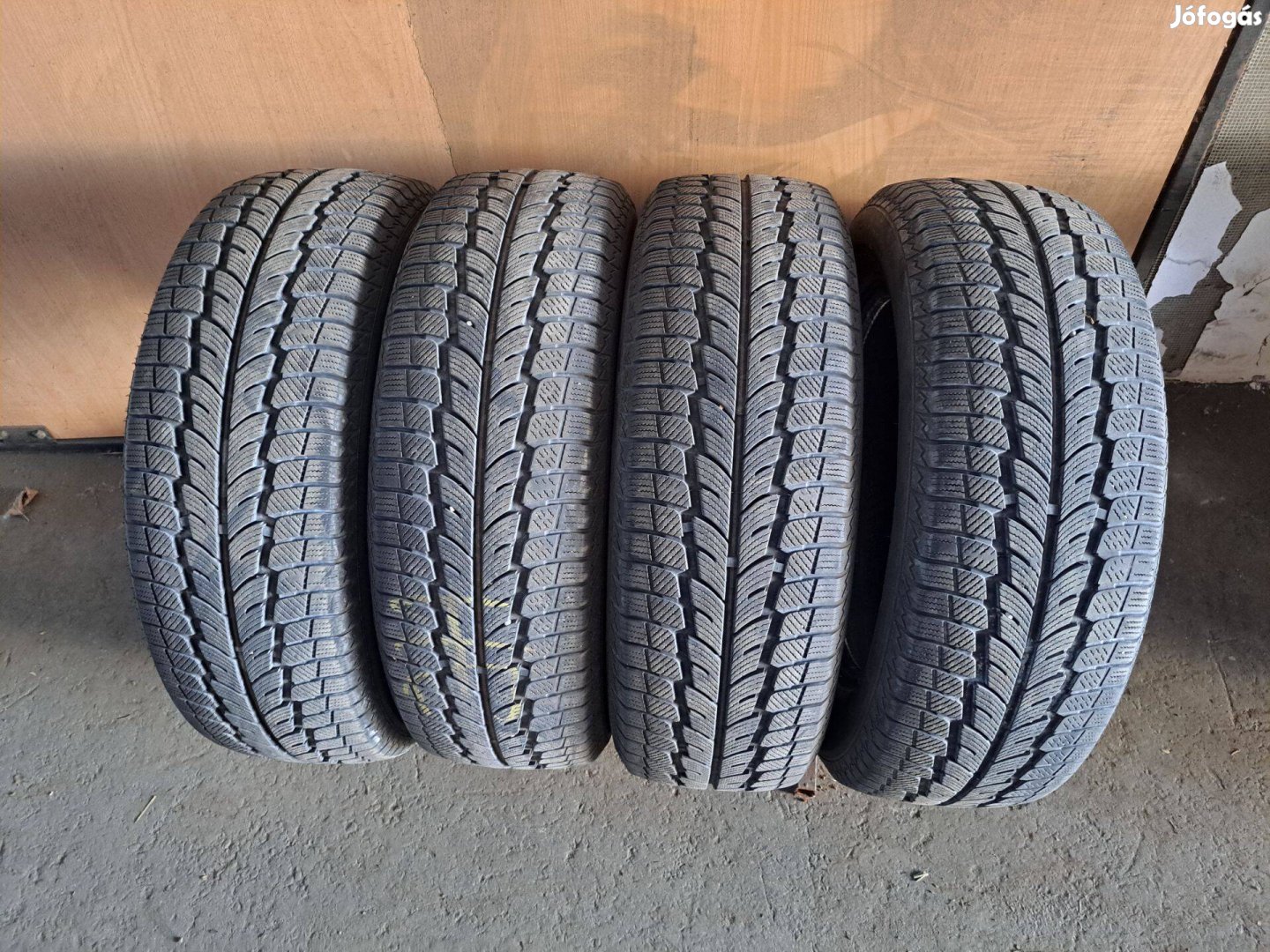 4db 225/60 R17 Royal Black Winter téli gumi eladó! (DOT2020)