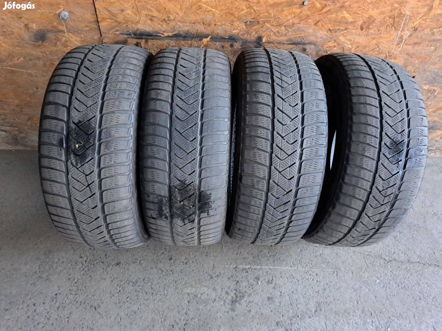 4db 235/45 R18 Pirelli Winter Sottozero 3 (Peremvédős) téli gumi eladó