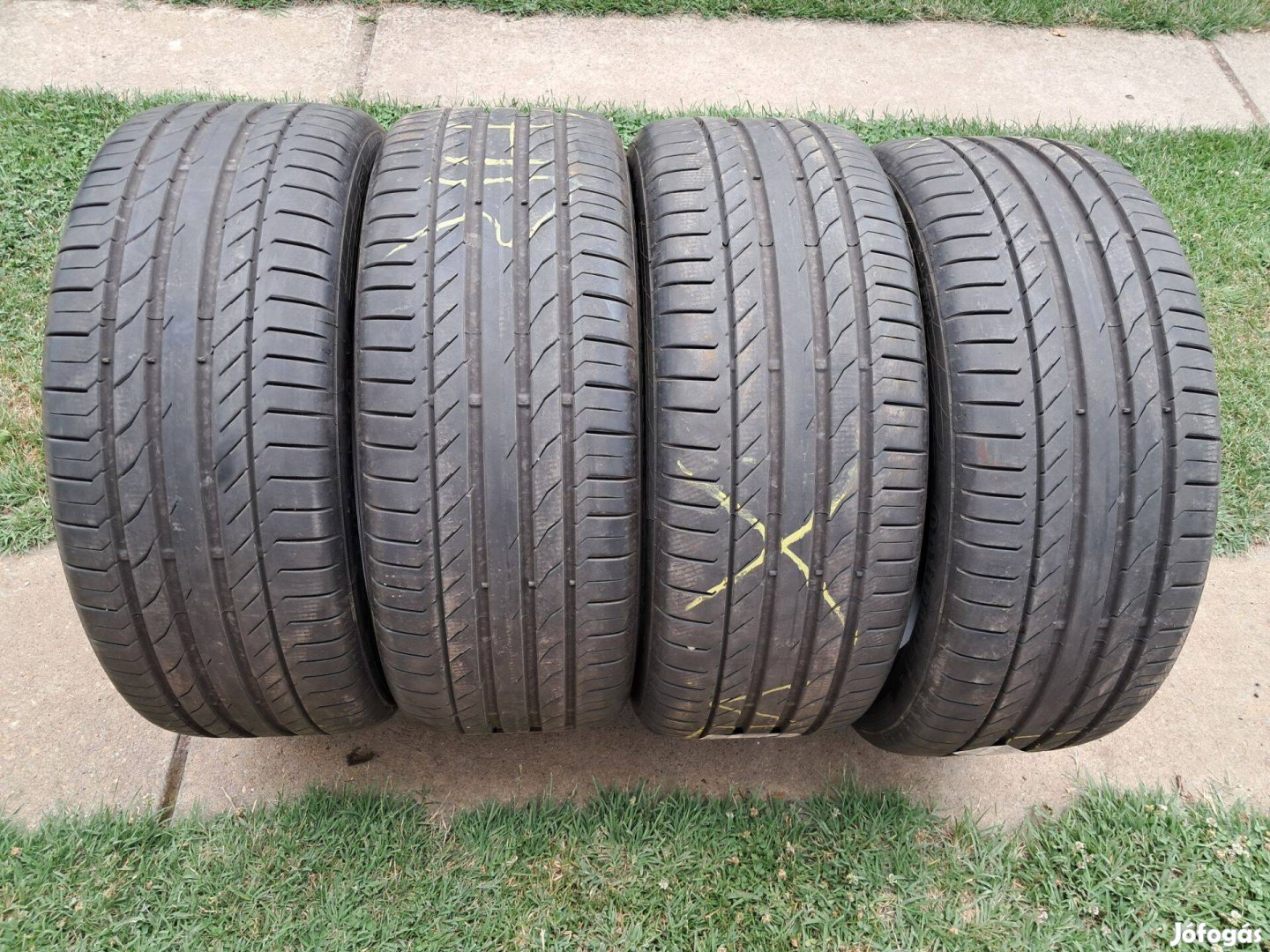 4db 235/50R18 Nyári gumi