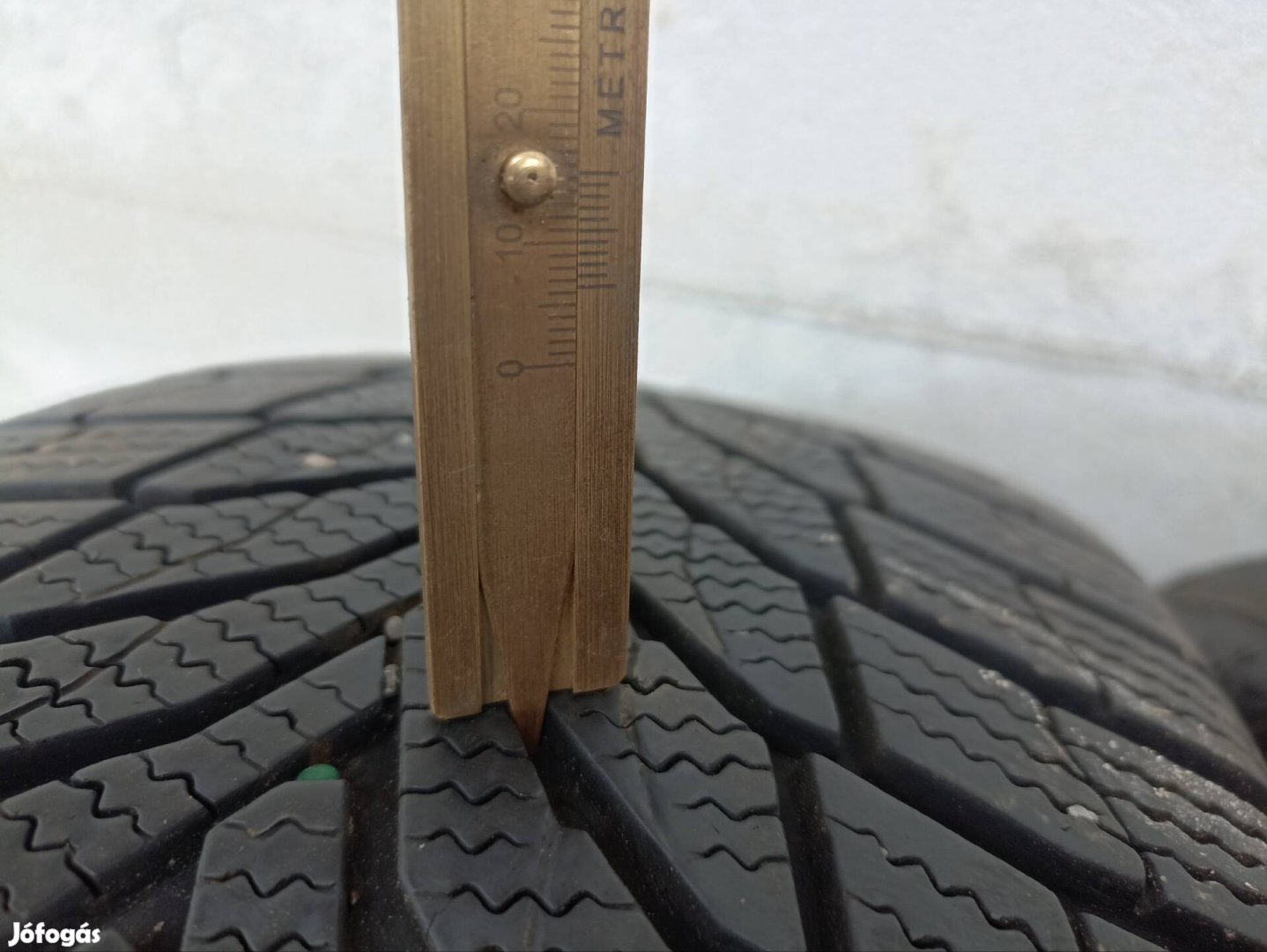 4db 235/60r18 téligumi 6-7 mm 