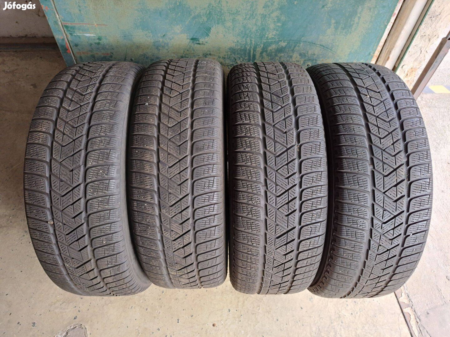 4db 235/65 R18 110H Pirelli Scorpion Winter SUV (Peremvédős) téli gumi