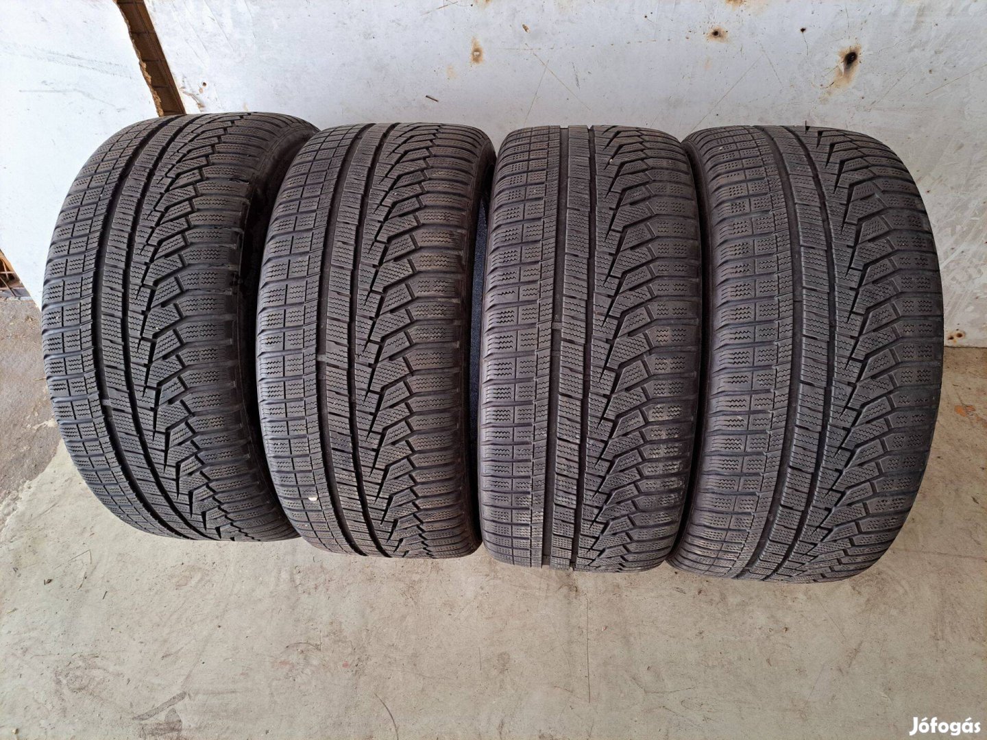 4db 255/35 R20 Hankook Winter icept Evo 2 (Peremvédős) Újszerű Téli