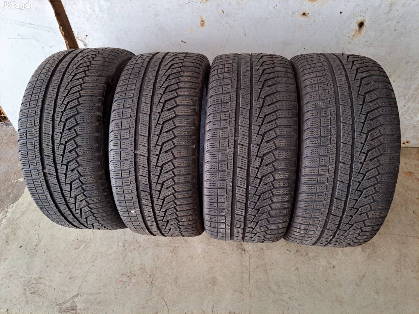 4db 255/35 R20 Hankook Winter icept Evo 2 (Peremvédős) Újszerű Téli