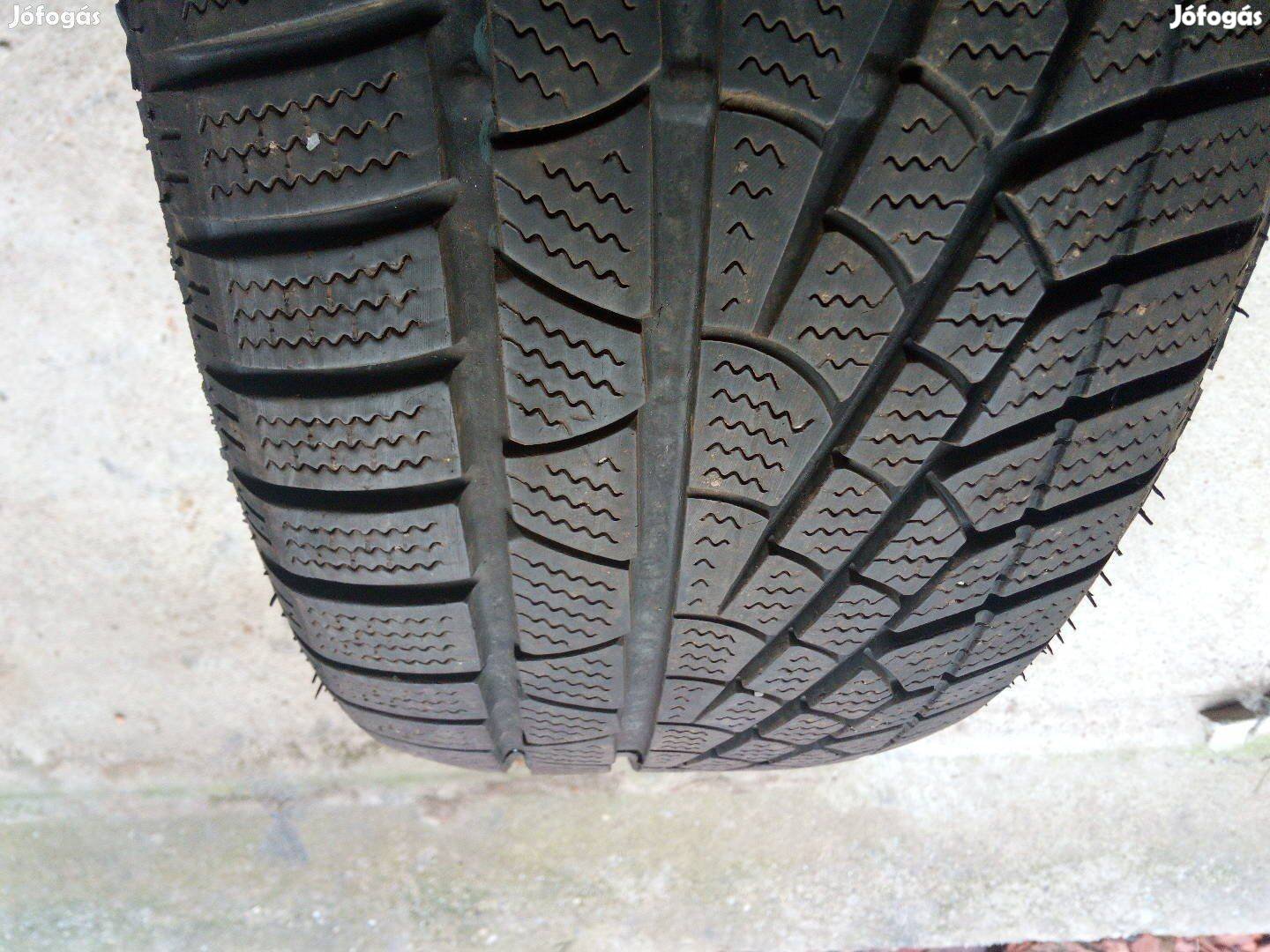 4db 255/40R18 Pirelli téli gumi eladó