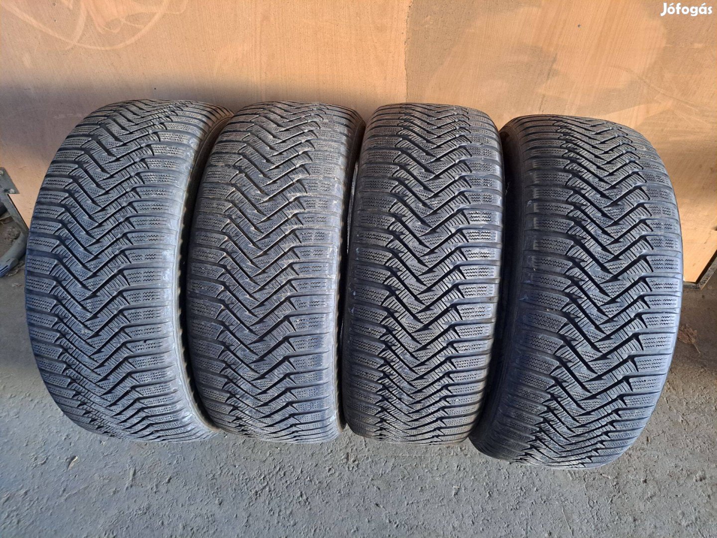 4db 255/55 R18 Laufenn I Fit (Peremvédős) Téli gumi eladó!!!