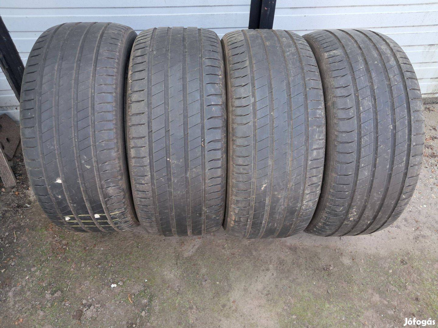 4db 275/45R20 Nyári gumi