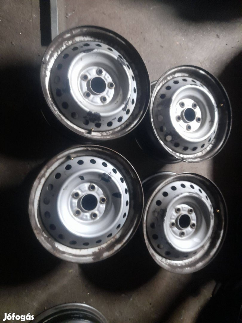 4db 6,5x16-os Honda felni