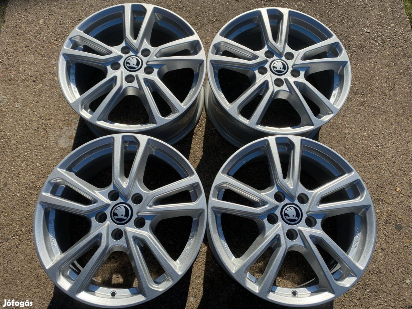 4db Alutec 17" Skoda alufelni. (3521)