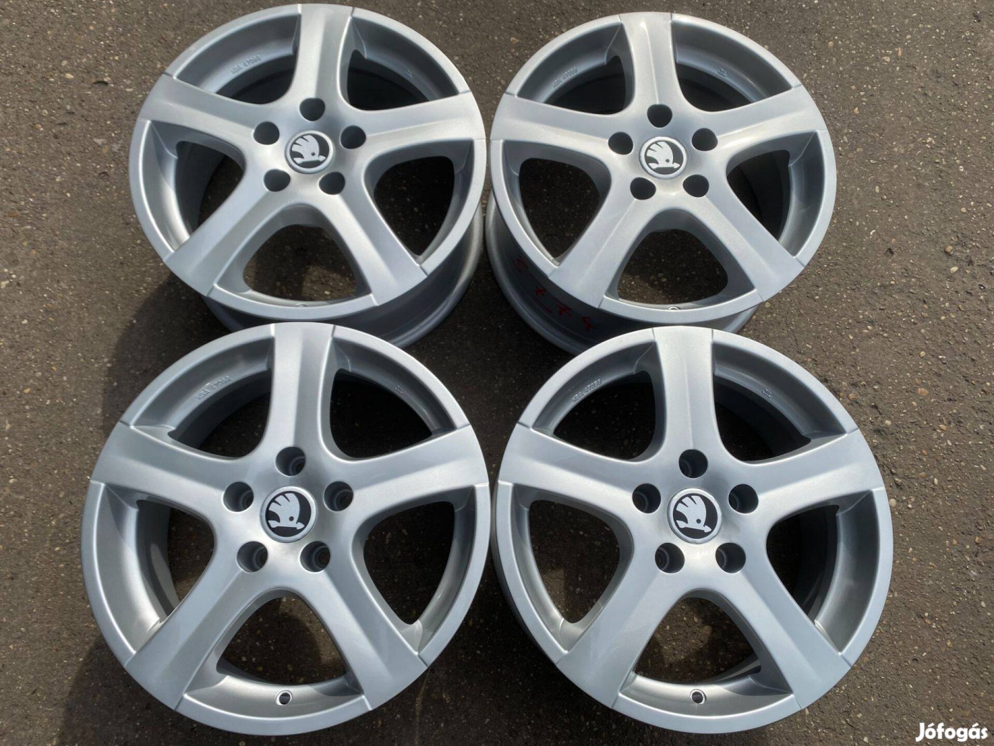 4db Autec 16" Skoda alufelni. (3774)