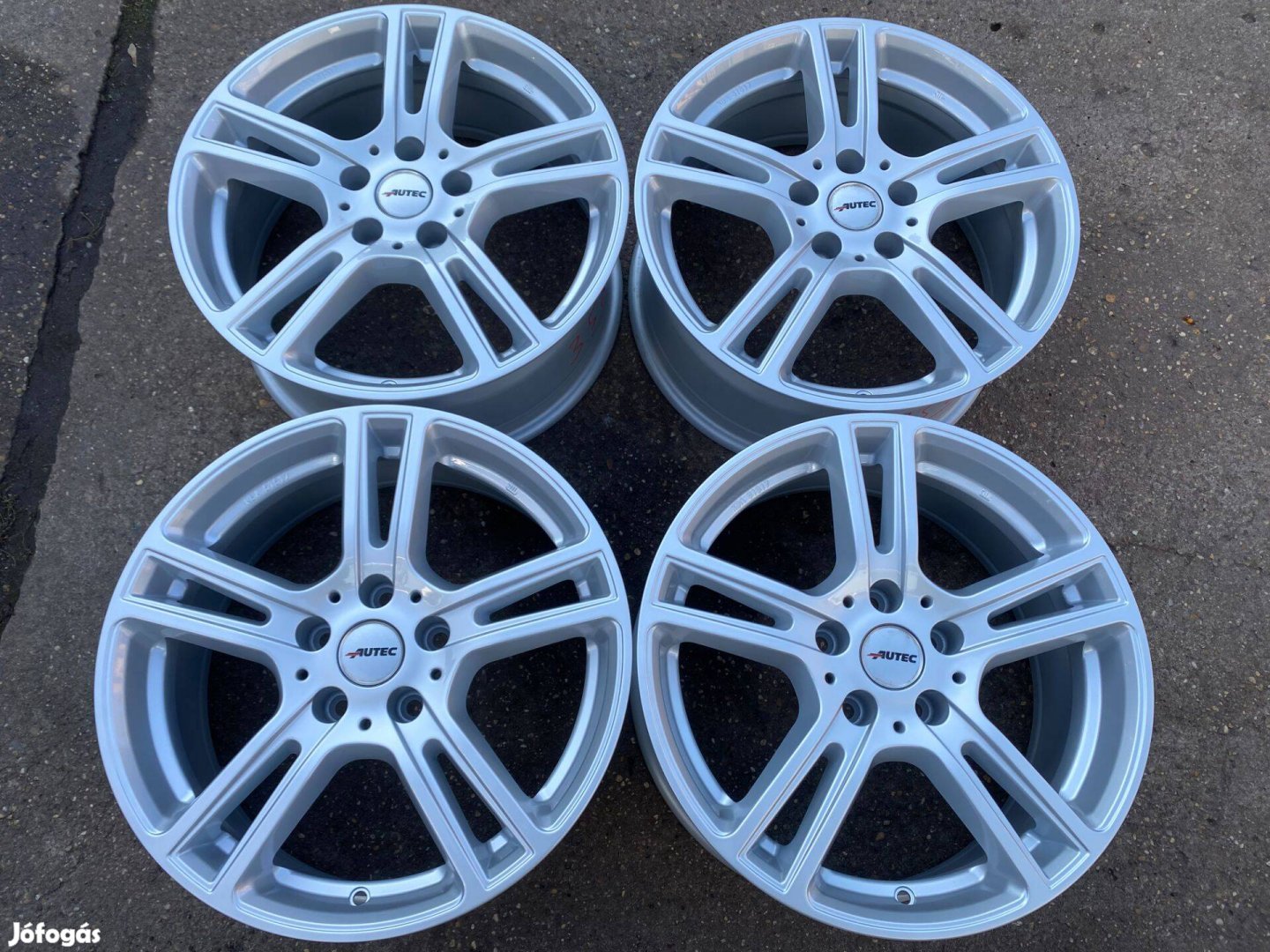 4db Autec 17" Audi - Mercedes alufelni. (3588)