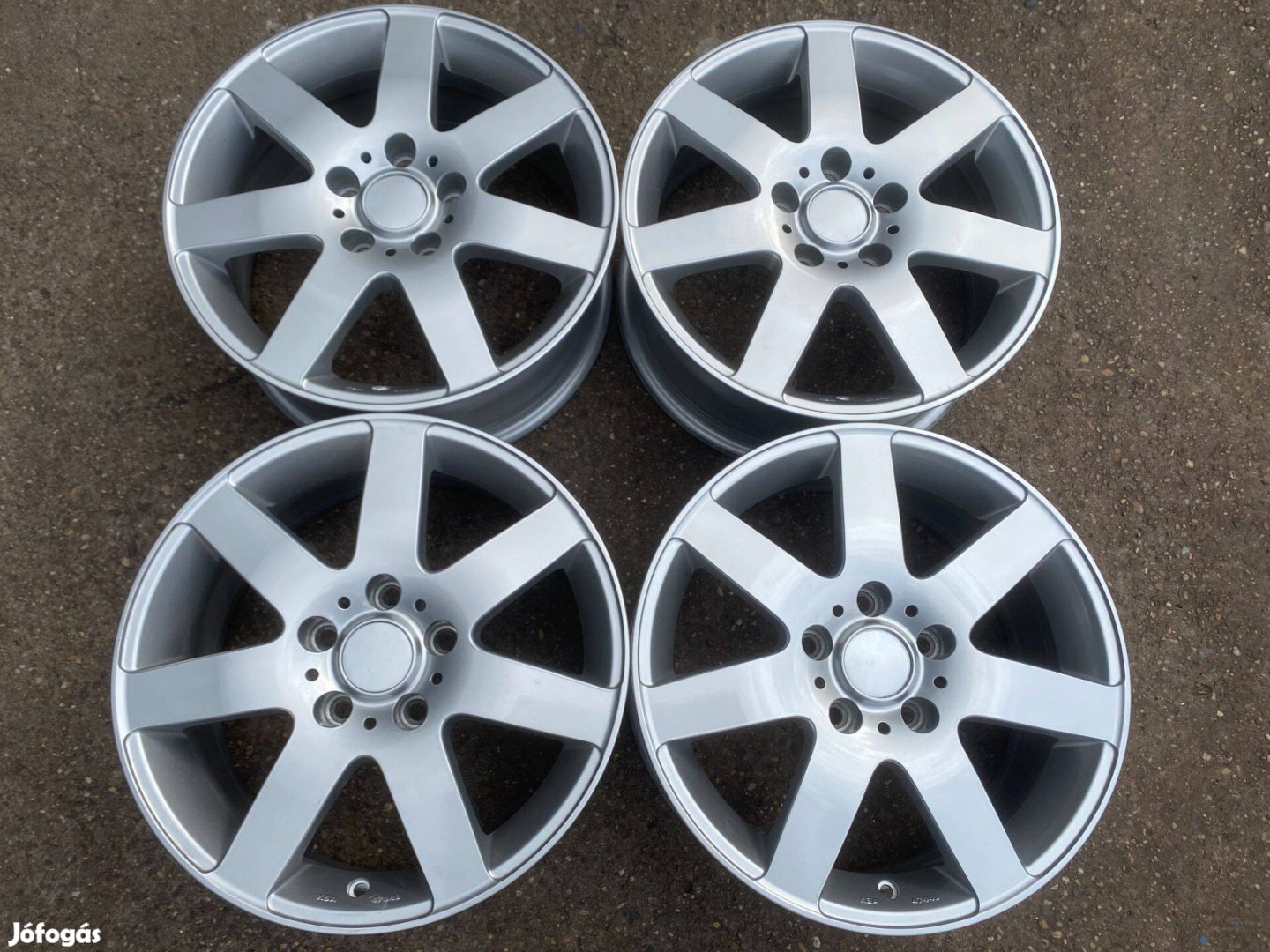 4db B.A.T. 16 VW Skoda Seat alufelni. (4109)