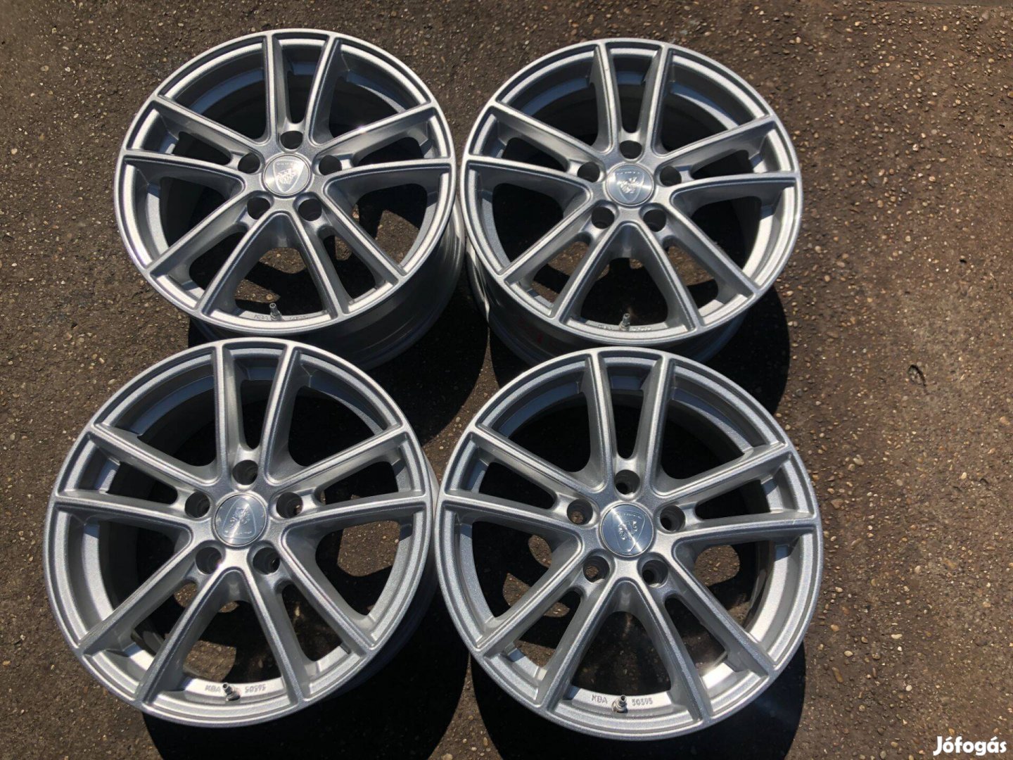 4db B.A.T. 16" Audi - Skoda - VW alufelni. (3955)