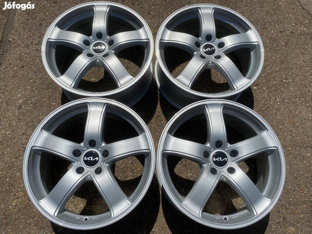 4db B.A.T. 18 Kia alufelni. (3963)