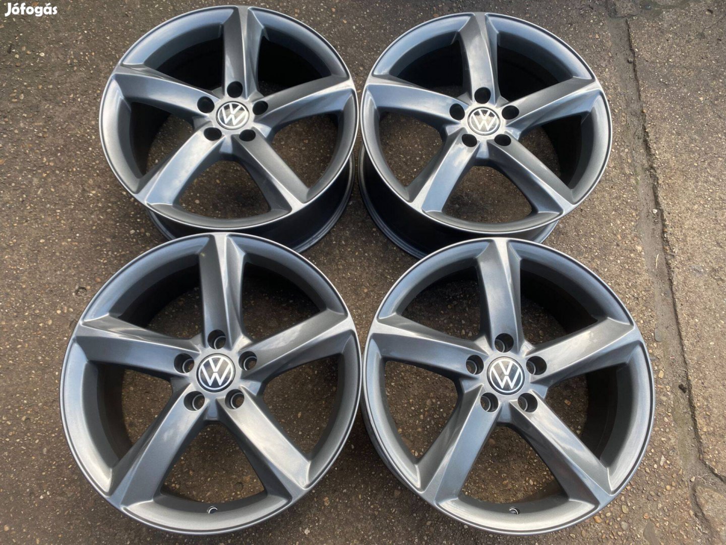 4db B.A.T. 18" VW alufelni. (3872)