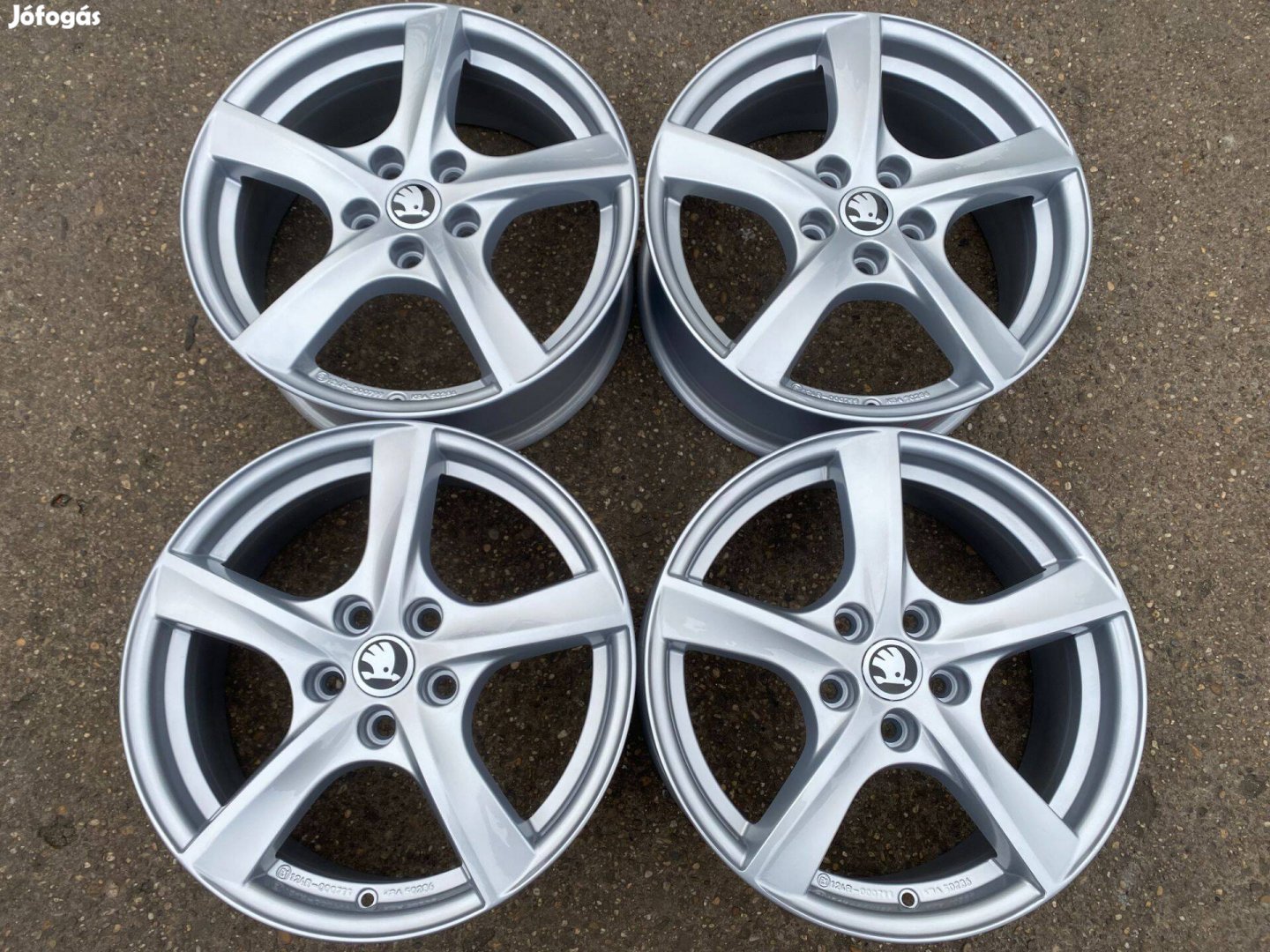 4db Borbet 17" Skoda alufelni. (3711)