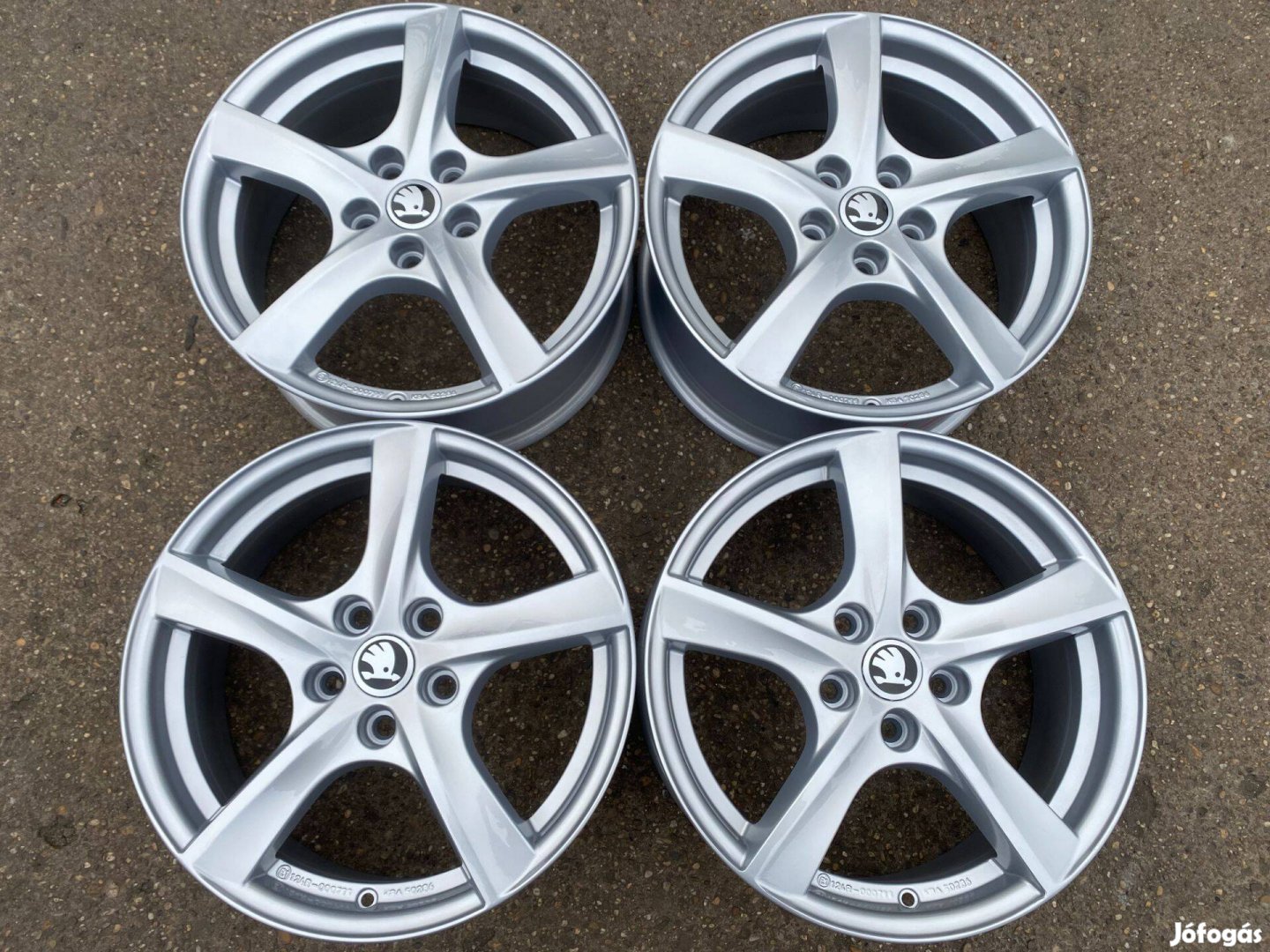 4db Borbet 17" Skoda alufelni. (3711)