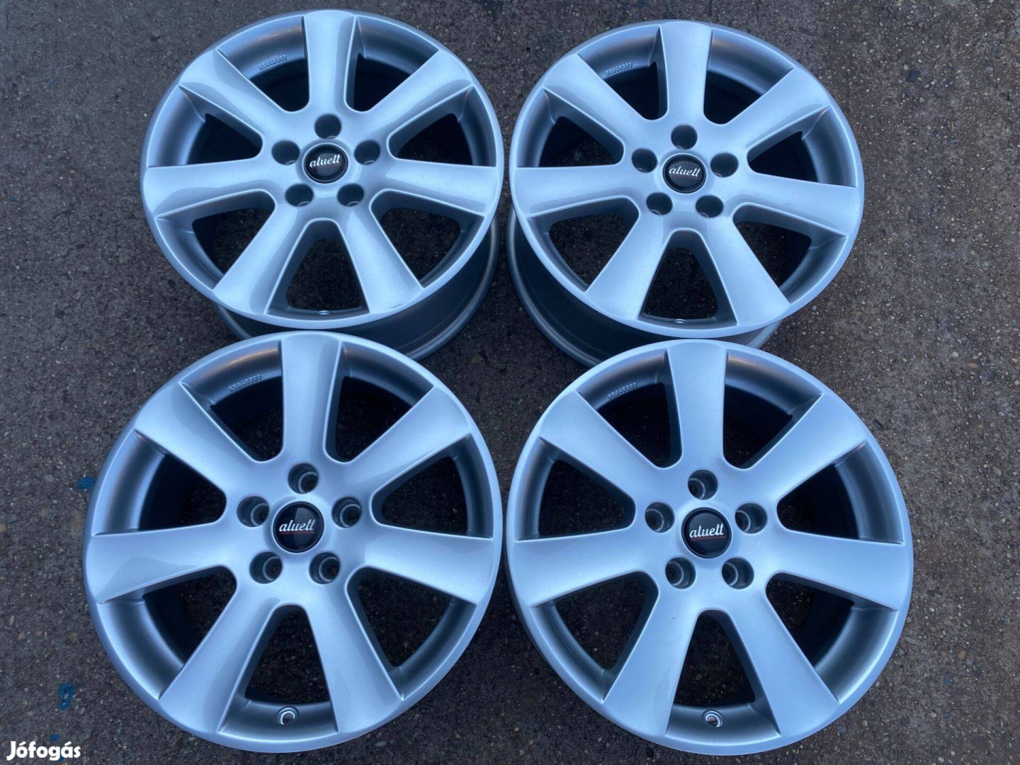 4db Borbet 17" VW - Mercedes-Benz - Audi alufelni. (3459)