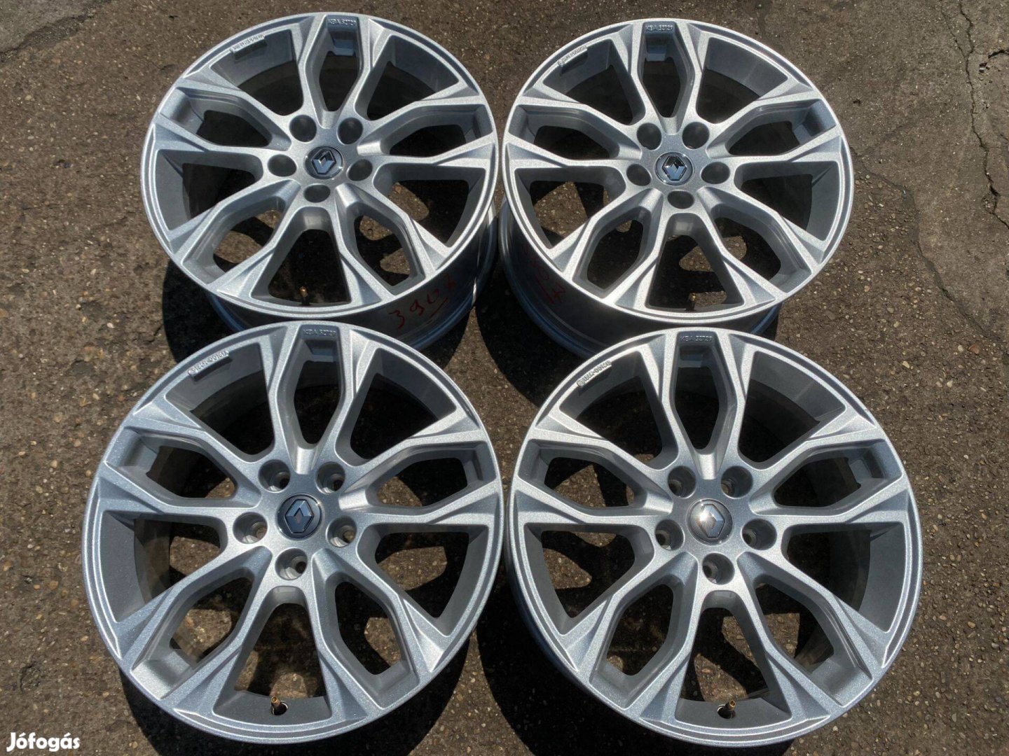 4db Borbet 18" Renault alufelni. (3907)