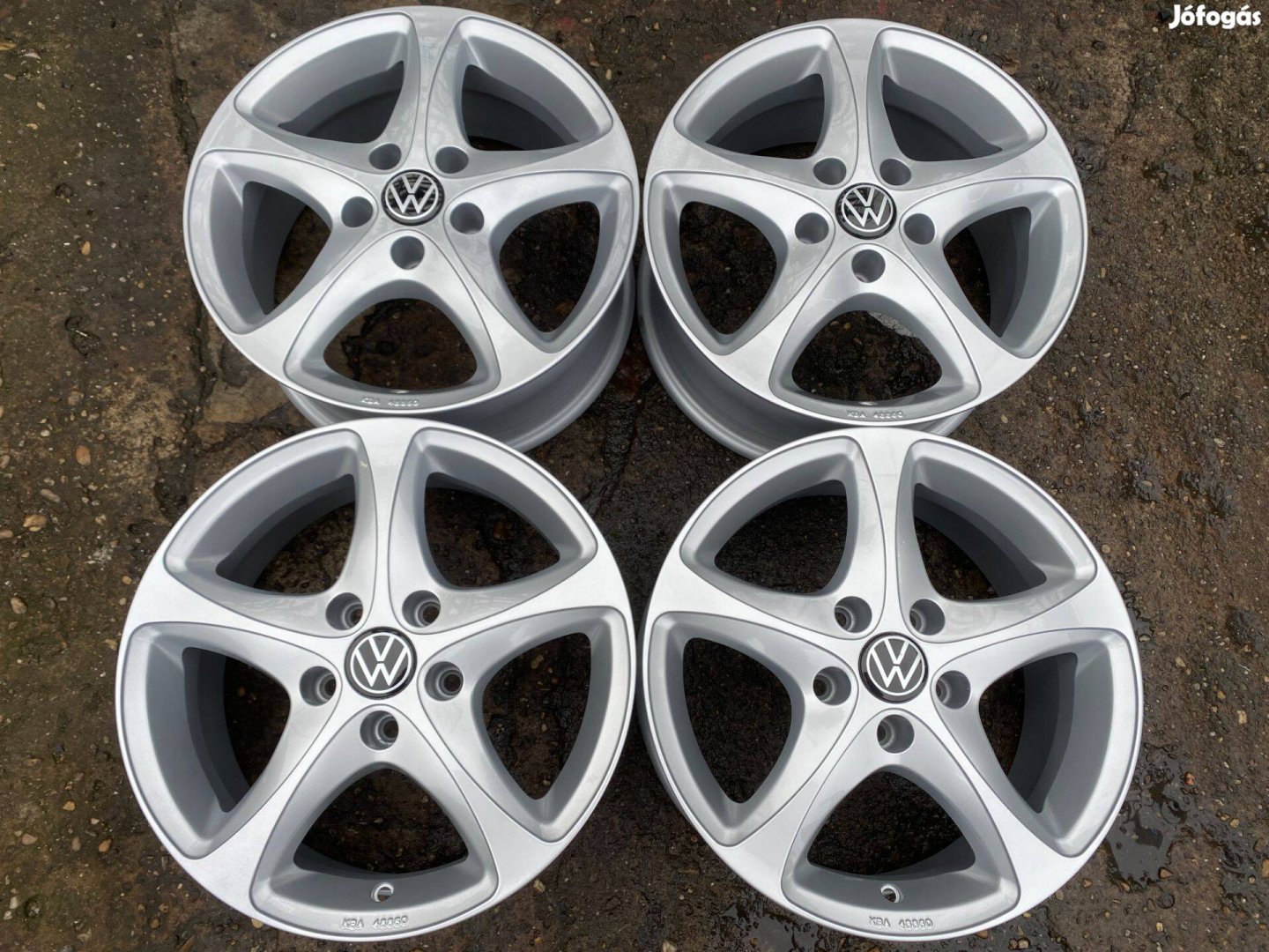 4db CMS16" VW alufelni. (3671)