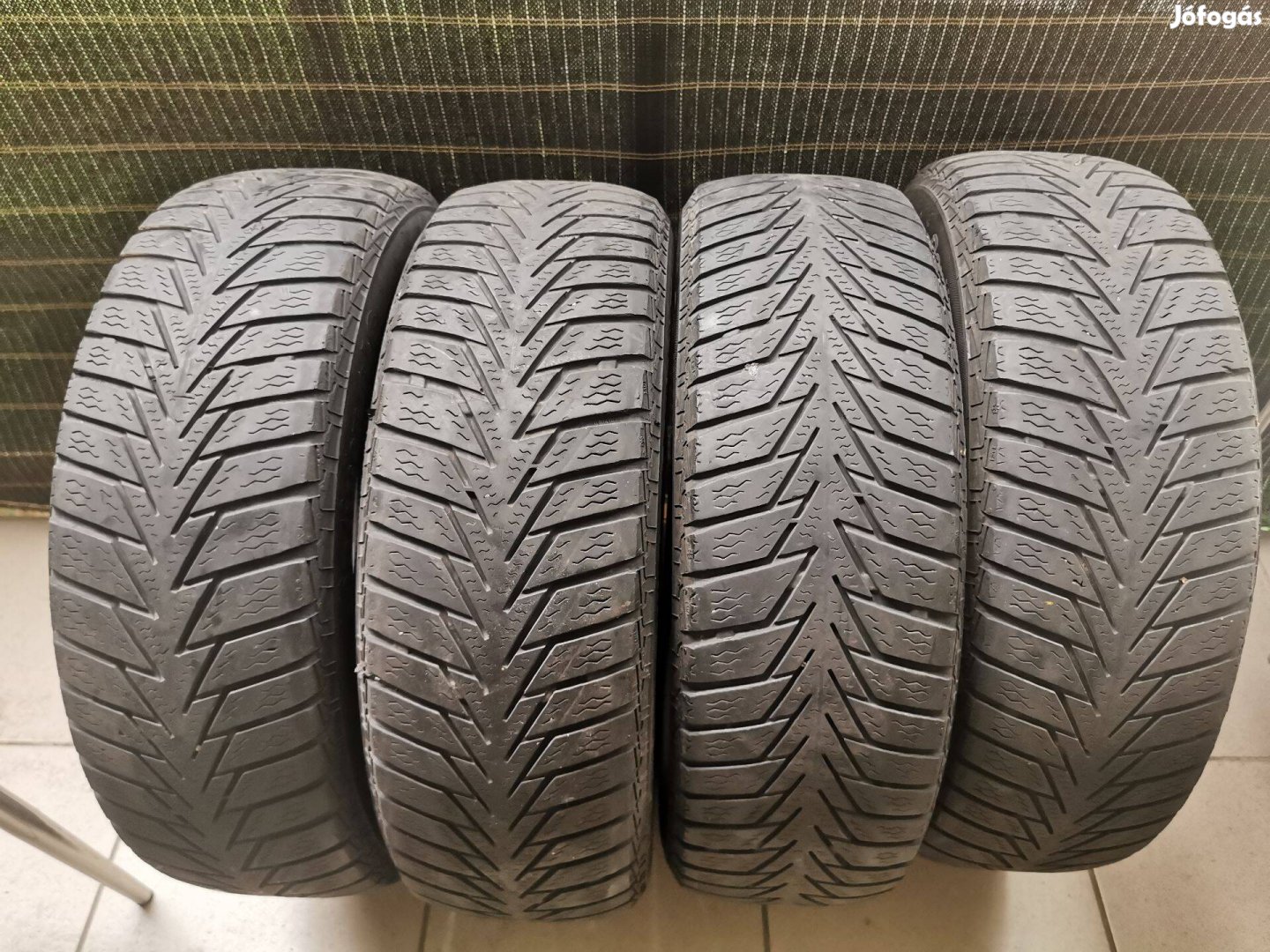 4db Continental téli gumi 175/65 R14 méretben - auto gumi garnitúra