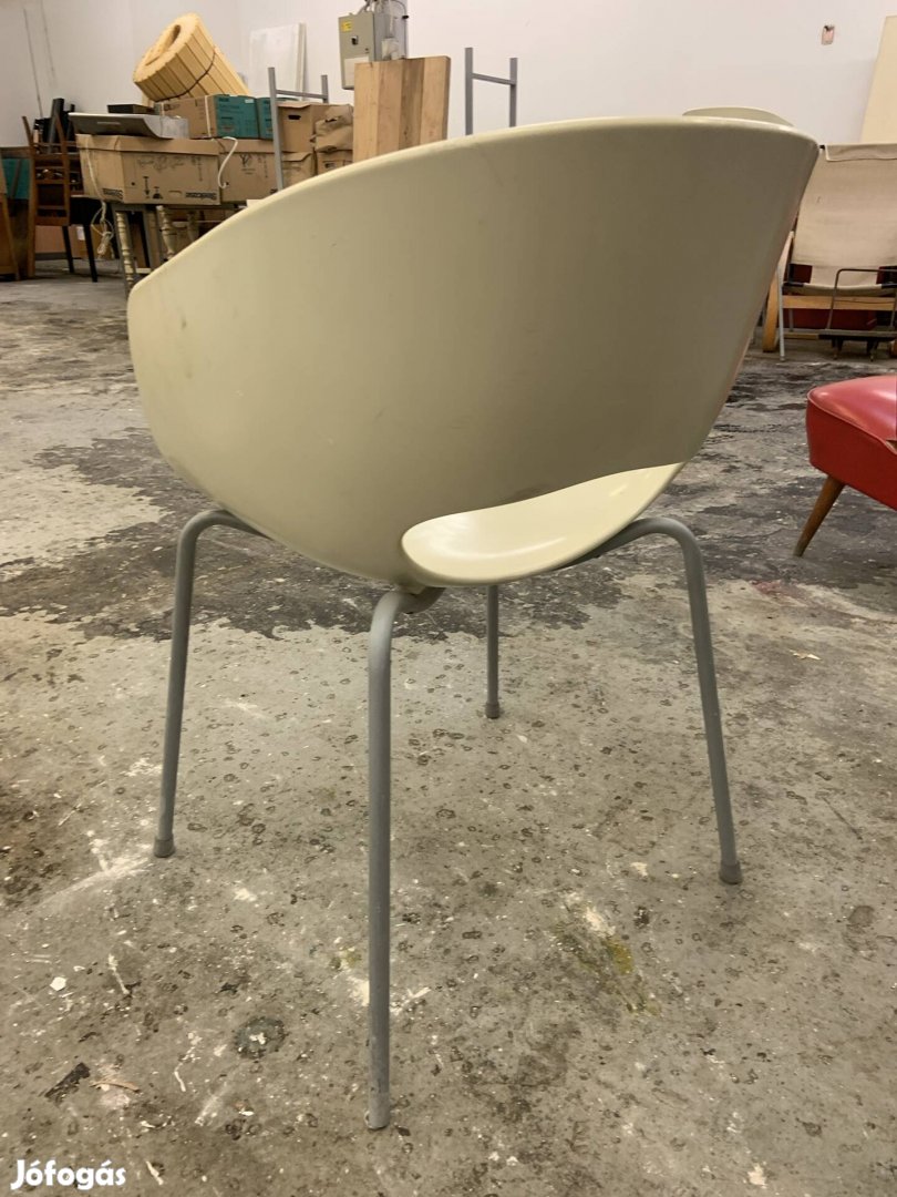 4db Design tárgyaló székek, tojásszék