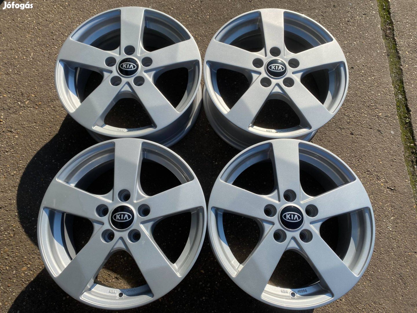 4db Dezent 16" Kia alufelni. (3734)