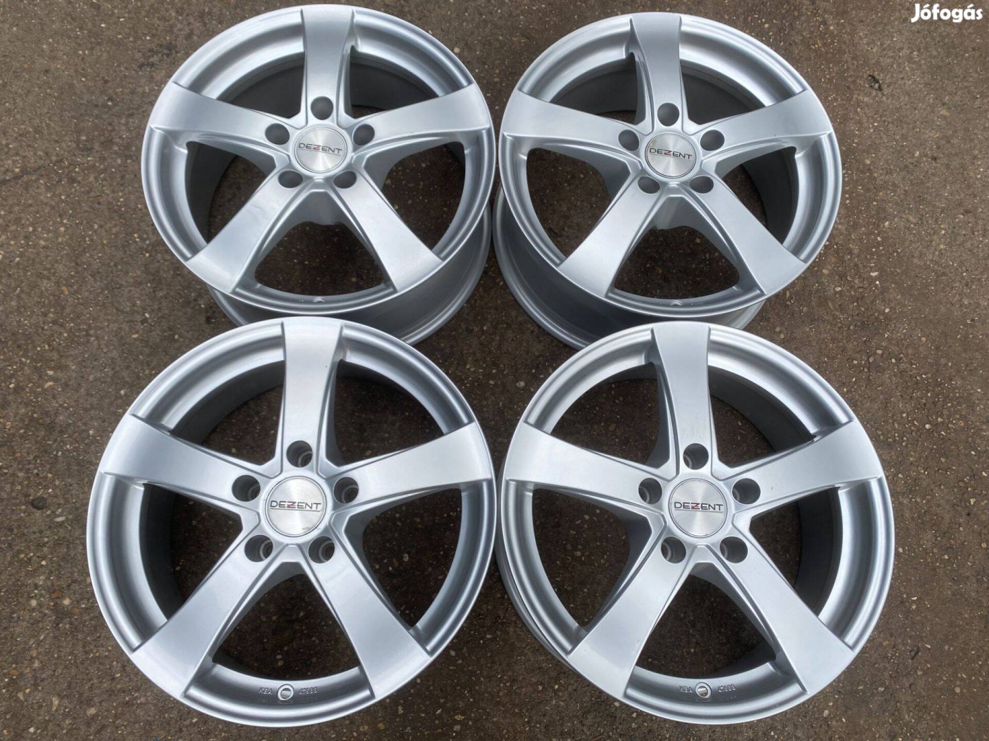 4db Dezent 17 VW Transporter T5 alufelni. (4110)