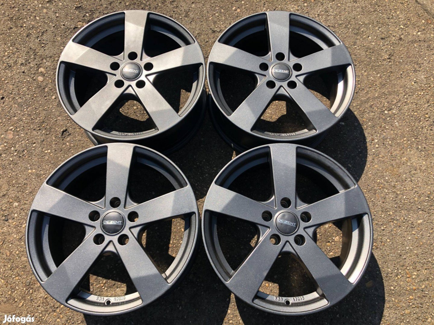 4db Dezent 17" Audi - Skoda - VW alufelni. (3943)