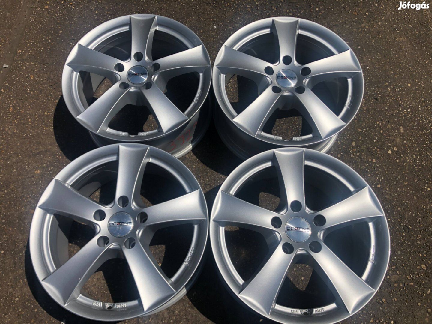 4db Dezent 17" BMW alufelni. (3923)