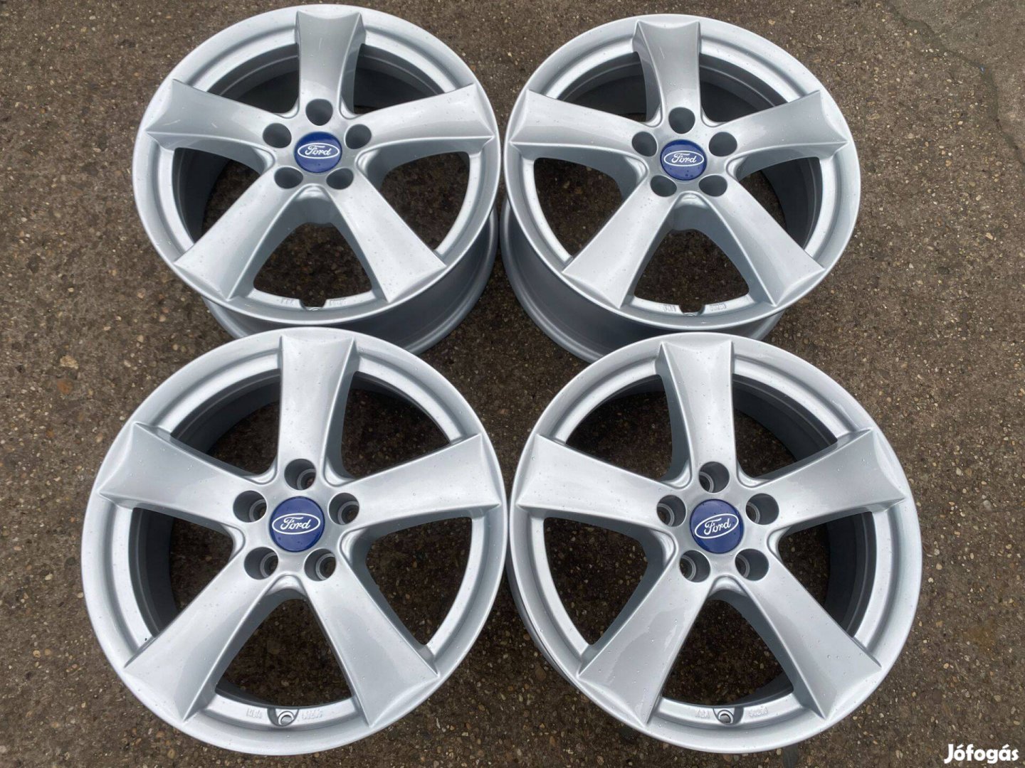 4db Dezent 17" Ford alufelni. (3881)