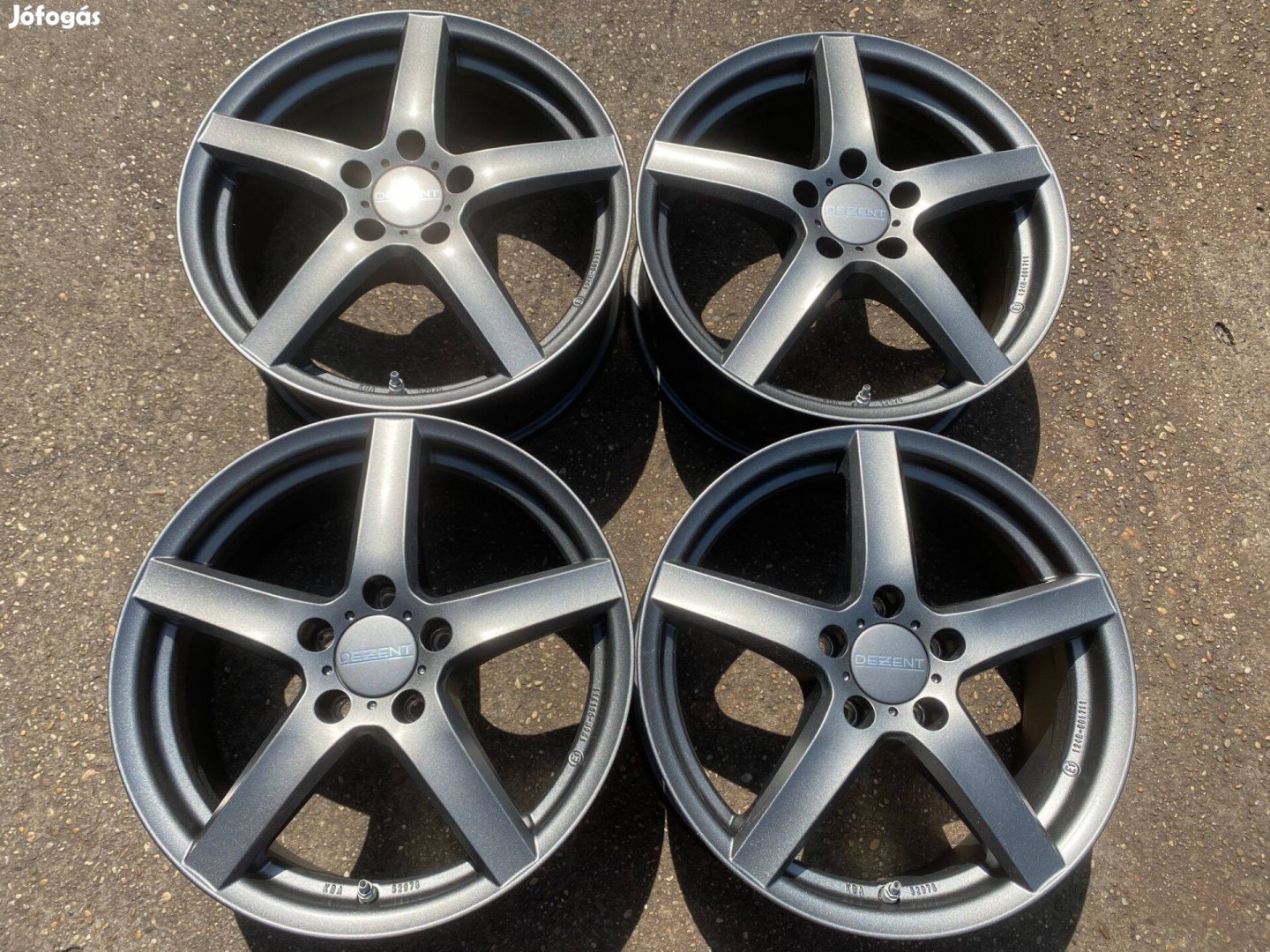 4db Dezent 17" Mercedes-Benz alufelni. (1915)