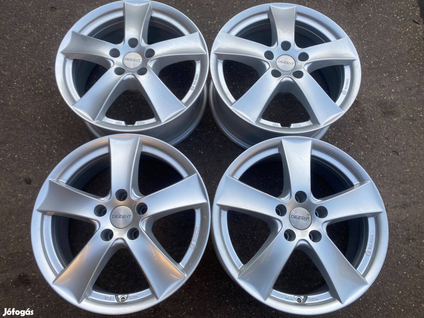 4db Dezent 17" Skoda Superb VW Passat alufelni. (3575)