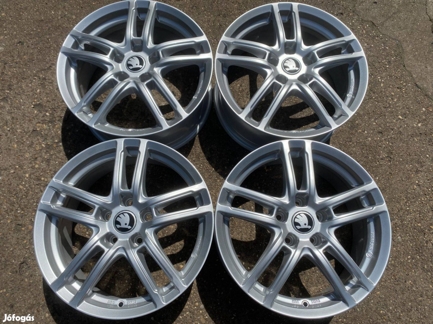 4db Dezent 17" Skoda alufelni. (3853)