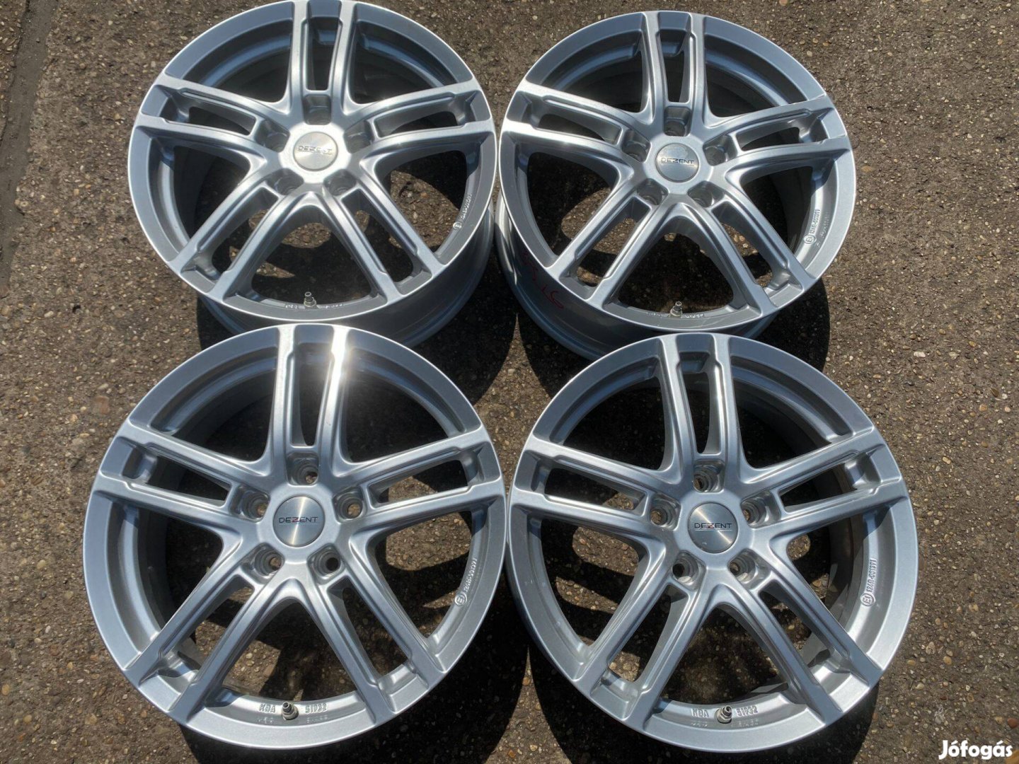 4db Dezent 17" VW - Audi - Skoda alufelni. (3916)